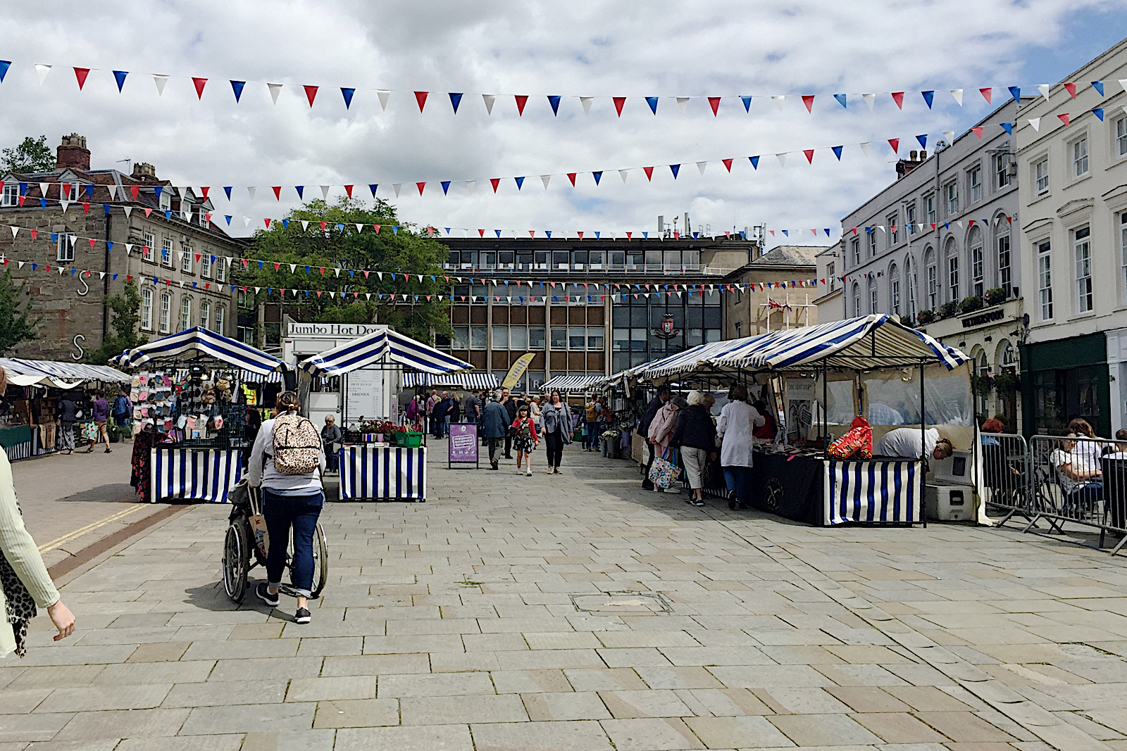 Warwick Sunday market.